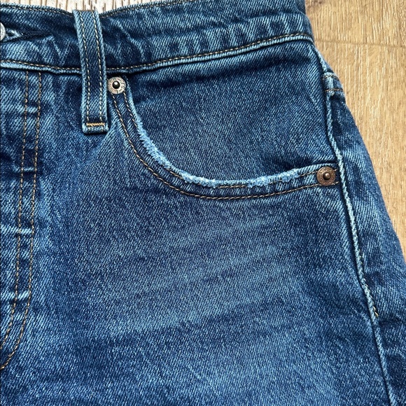 Levi's Women’s High Rise 501 Cut-Off Shorts Size 25 - Picture 3 of 8